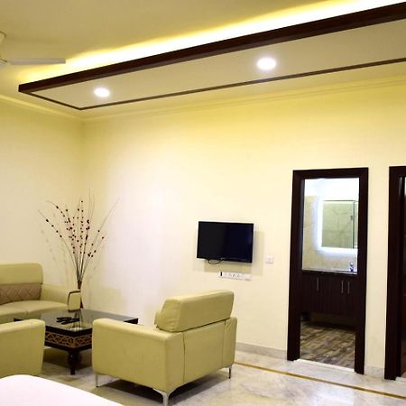 When In Gurgaon - Artemis Hospital 1 Min Walk, Fortis & Medanta 4 Mins Drive Экстерьер фото