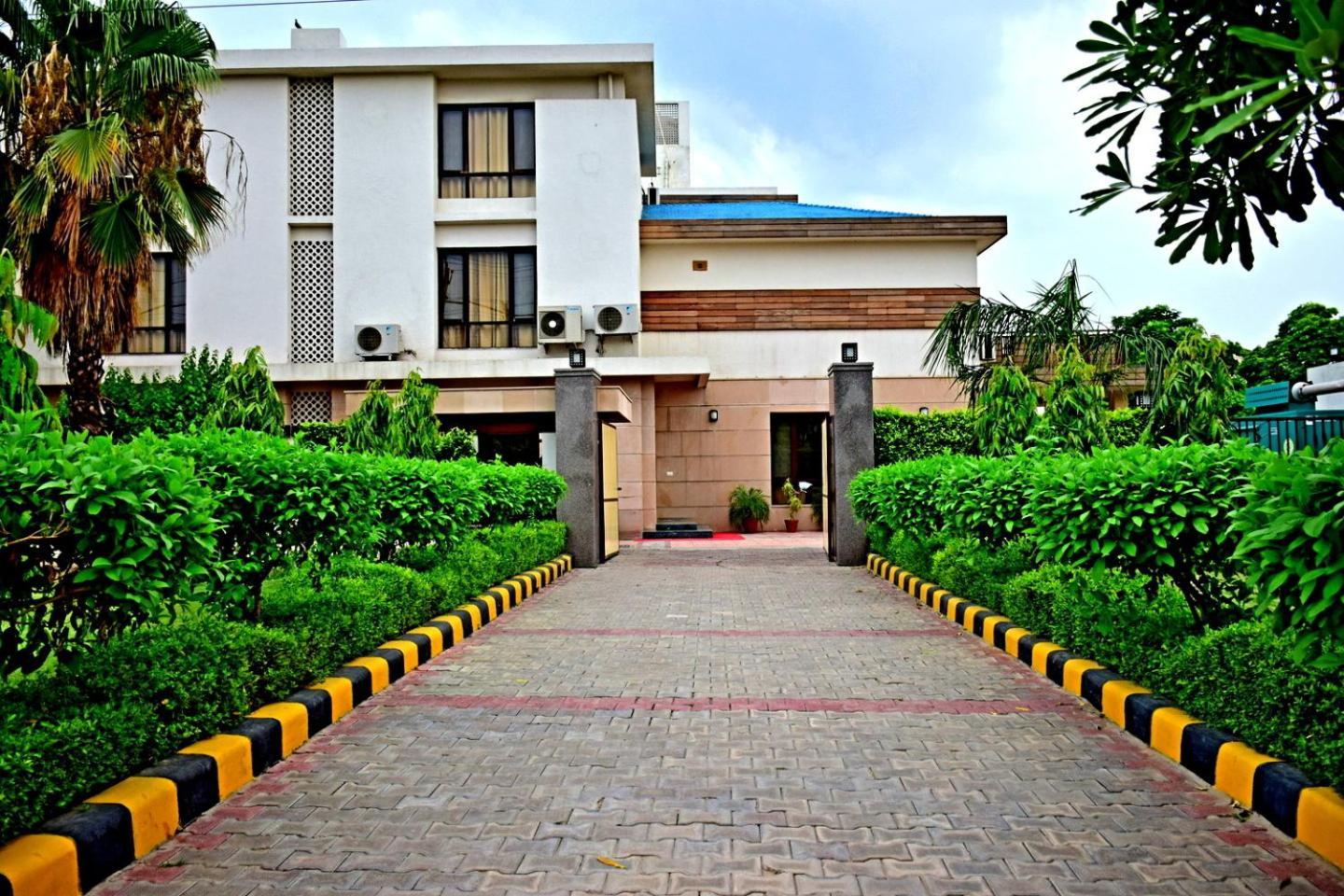 When In Gurgaon - Artemis Hospital 1 Min Walk, Fortis & Medanta 4 Mins Drive Экстерьер фото