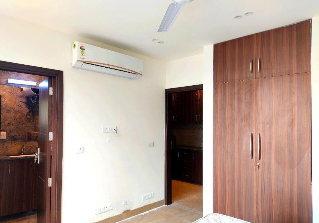 When In Gurgaon - Artemis Hospital 1 Min Walk, Fortis & Medanta 4 Mins Drive Экстерьер фото
