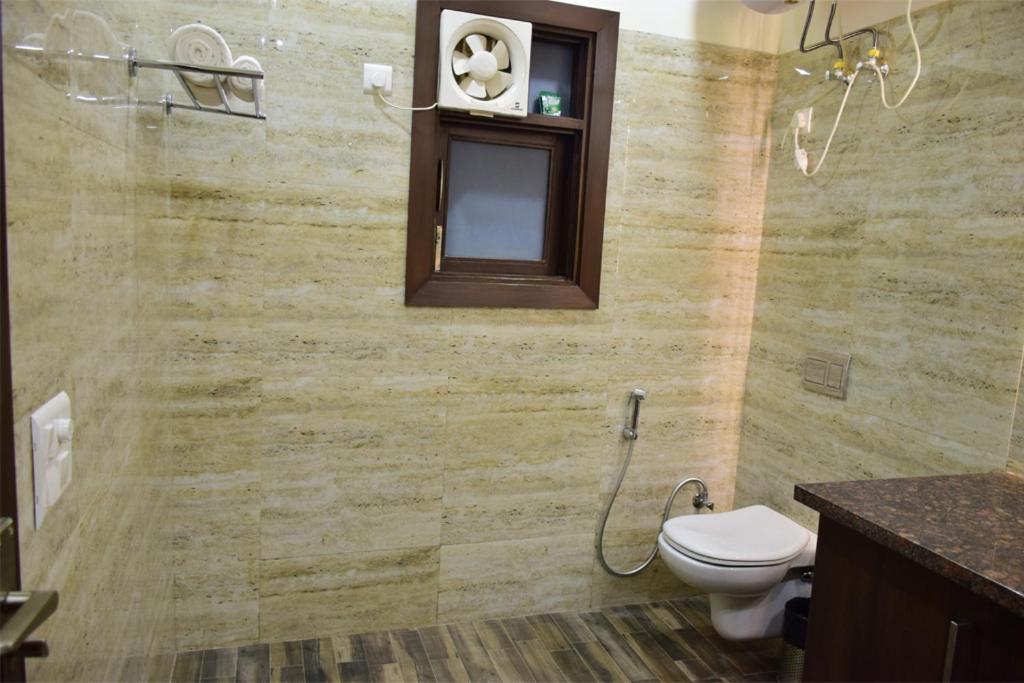 When In Gurgaon - Artemis Hospital 1 Min Walk, Fortis & Medanta 4 Mins Drive Экстерьер фото